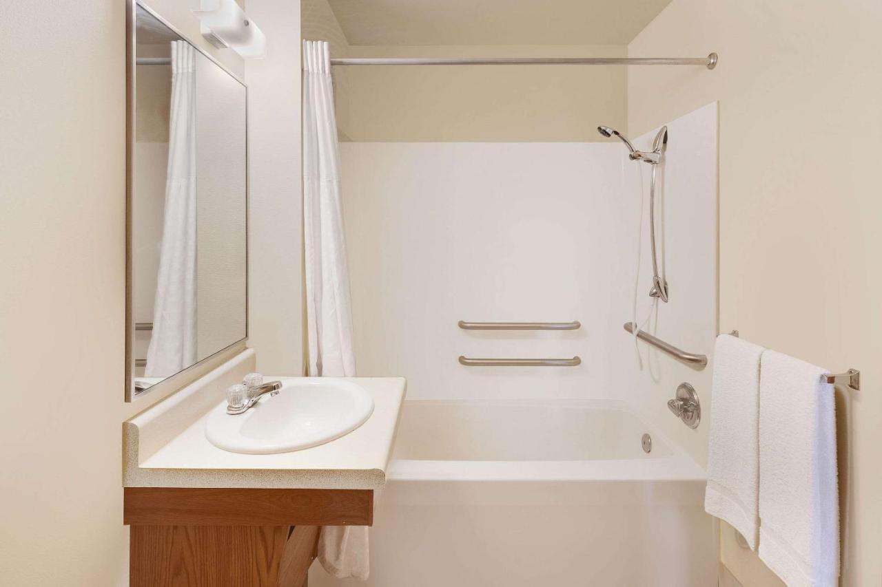 Woodspring Suites Des Moines Pleasant Hill Exterior foto